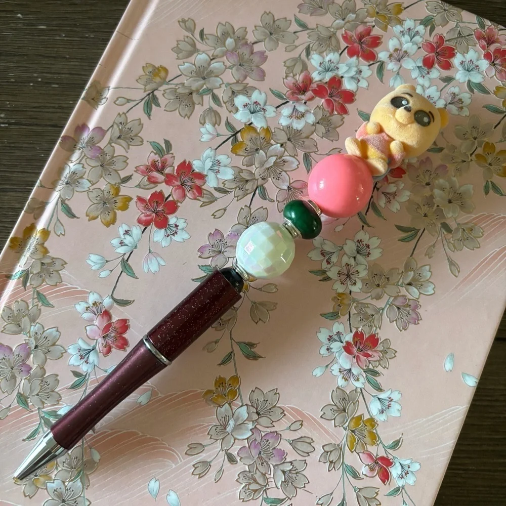 Disney Doorables: Winnie the Pooh: Pooh Bear book bag handmade beaded pen